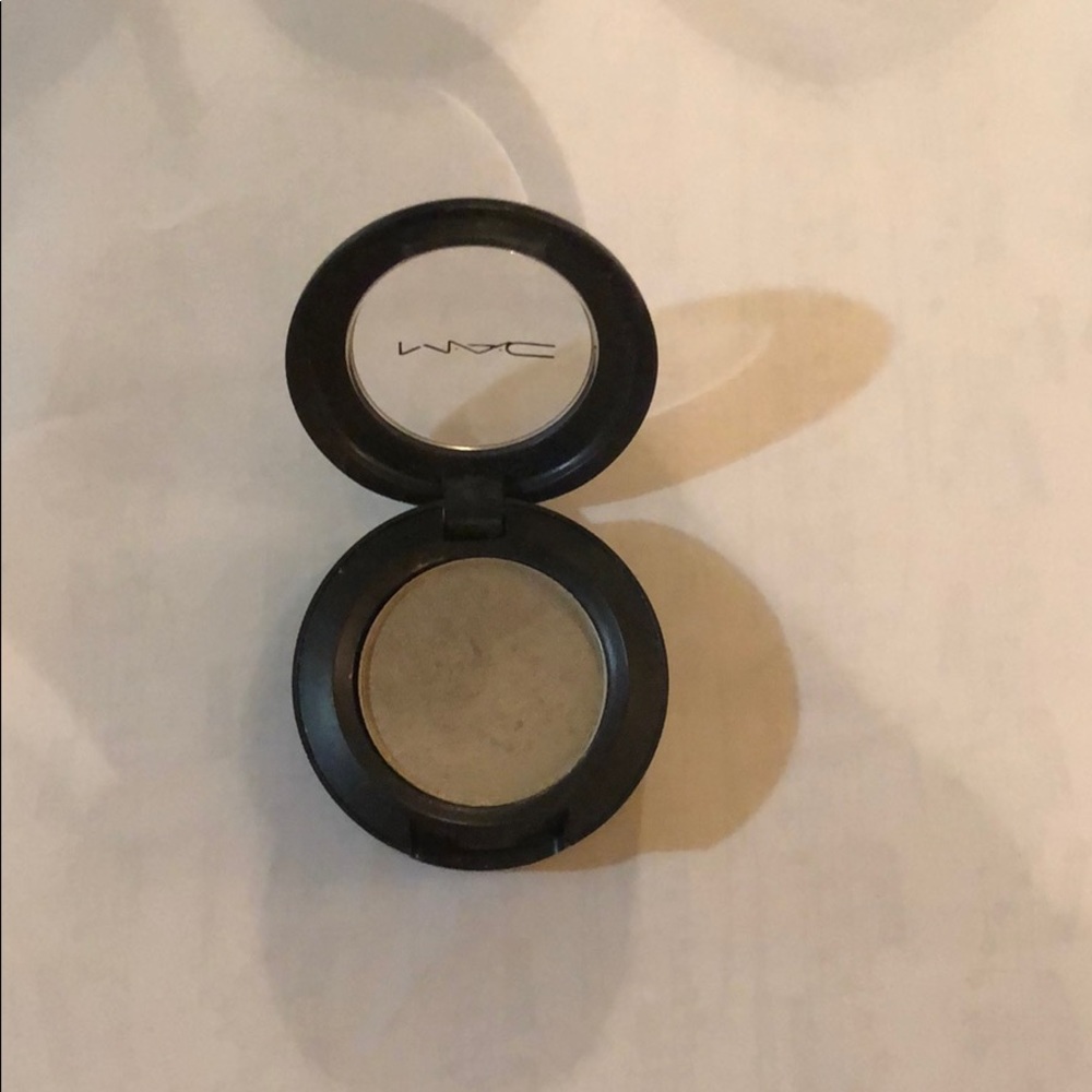 MAC Single Eyeshadow